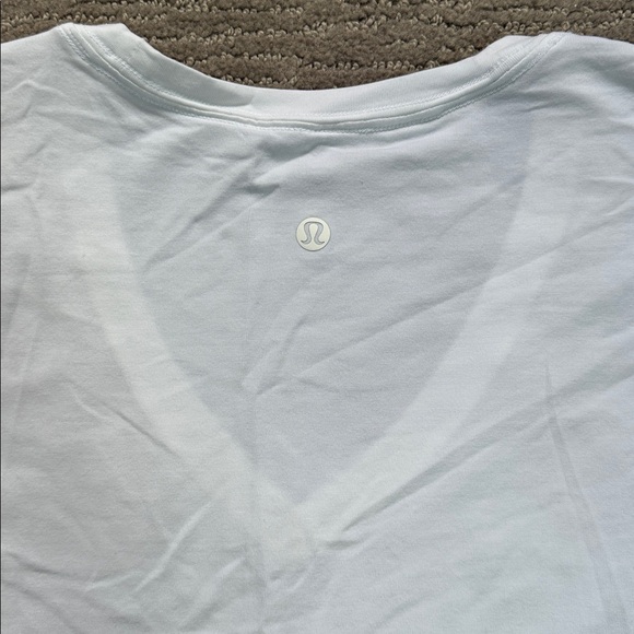 Lululemon V-Neck Tee White Sz L - Picture 6 of 6
